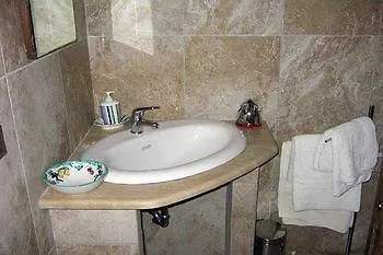 Farm stay Agriturismo Fattoria Lischeto Volterra Italy